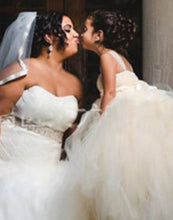 Load image into Gallery viewer, Empyrean Tulle  Floor-Length Dress - White
